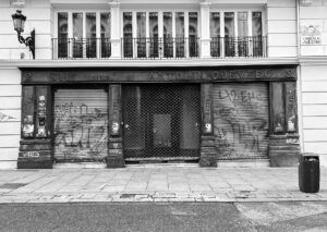 TIENDA ABANDONADA