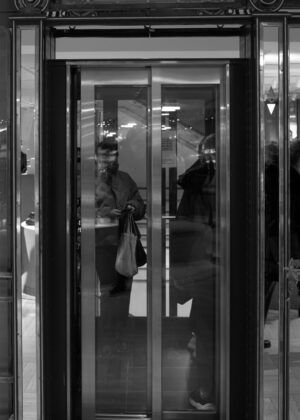 PUERTA ASCENSOR